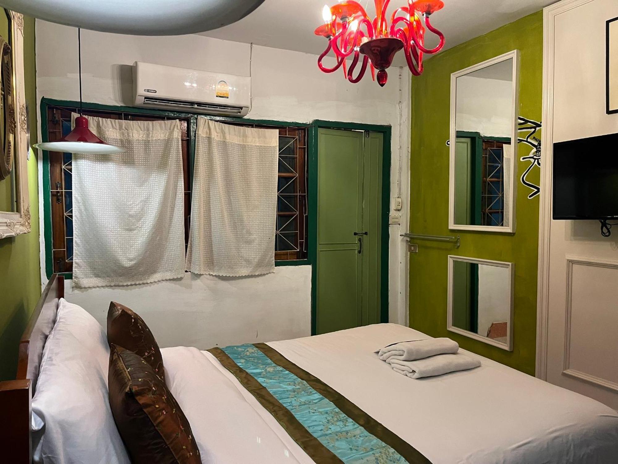 Apartamento Auntie & Niece Phuket Ban Sam Kong Exterior foto